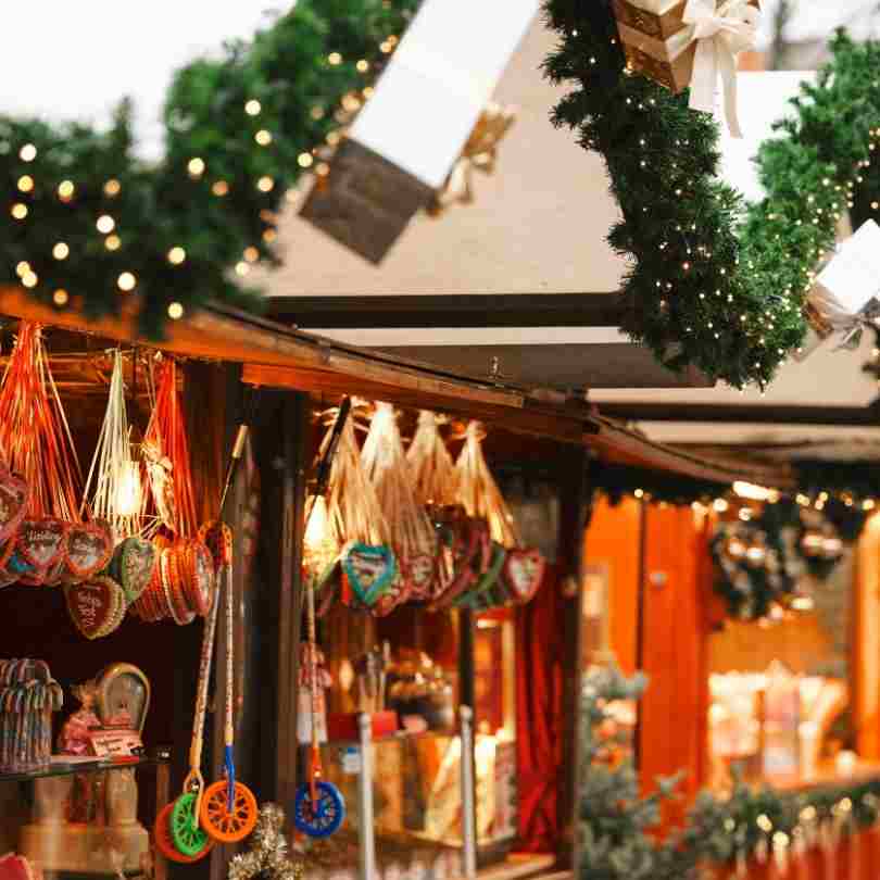 julehjerter til salg på et julemarked